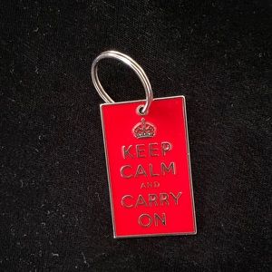 British motto “Keep Calm and Carry On” Enameled Keyring NEW